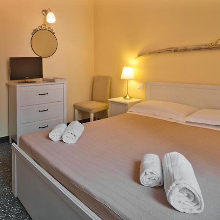 2 Passi Dal Mare Hotell Finale Ligure Exteriör bild