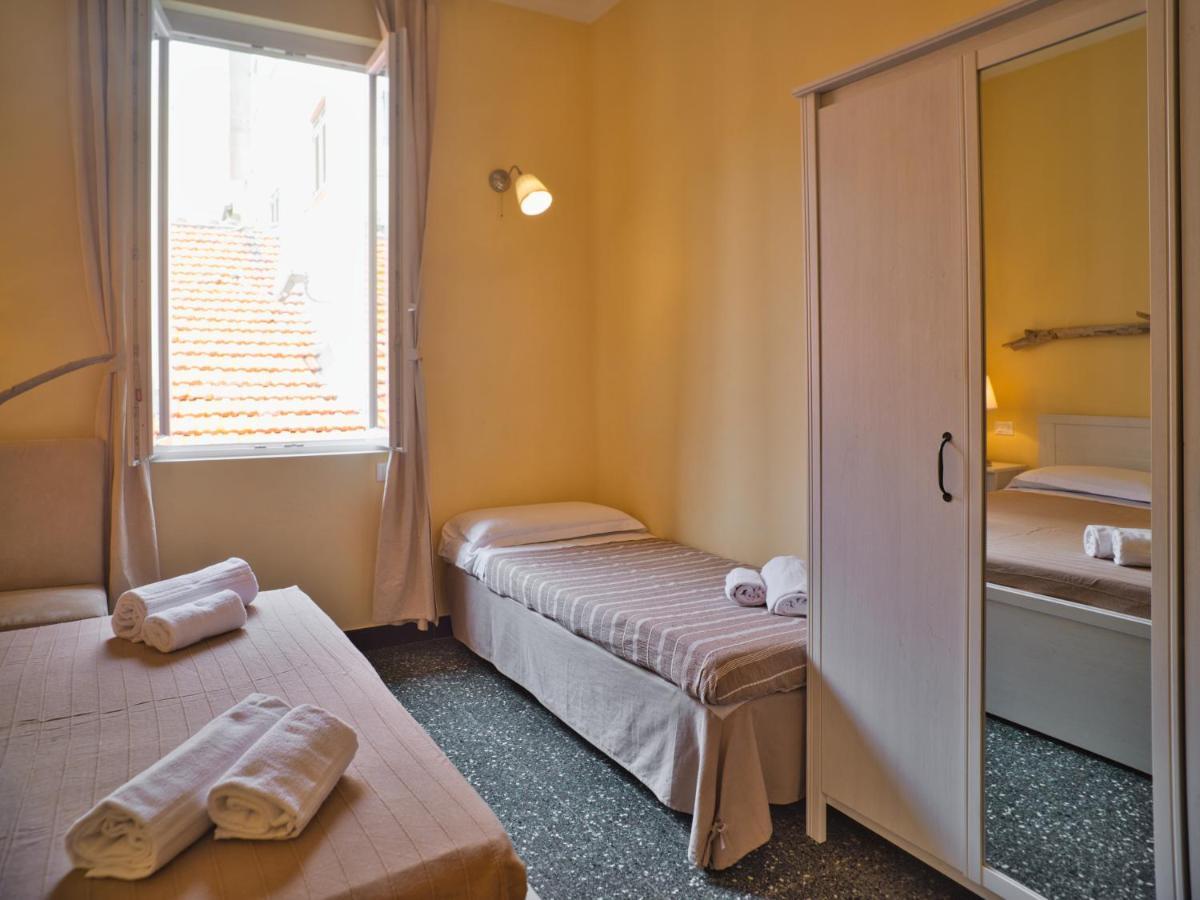 2 Passi Dal Mare Hotell Finale Ligure Exteriör bild