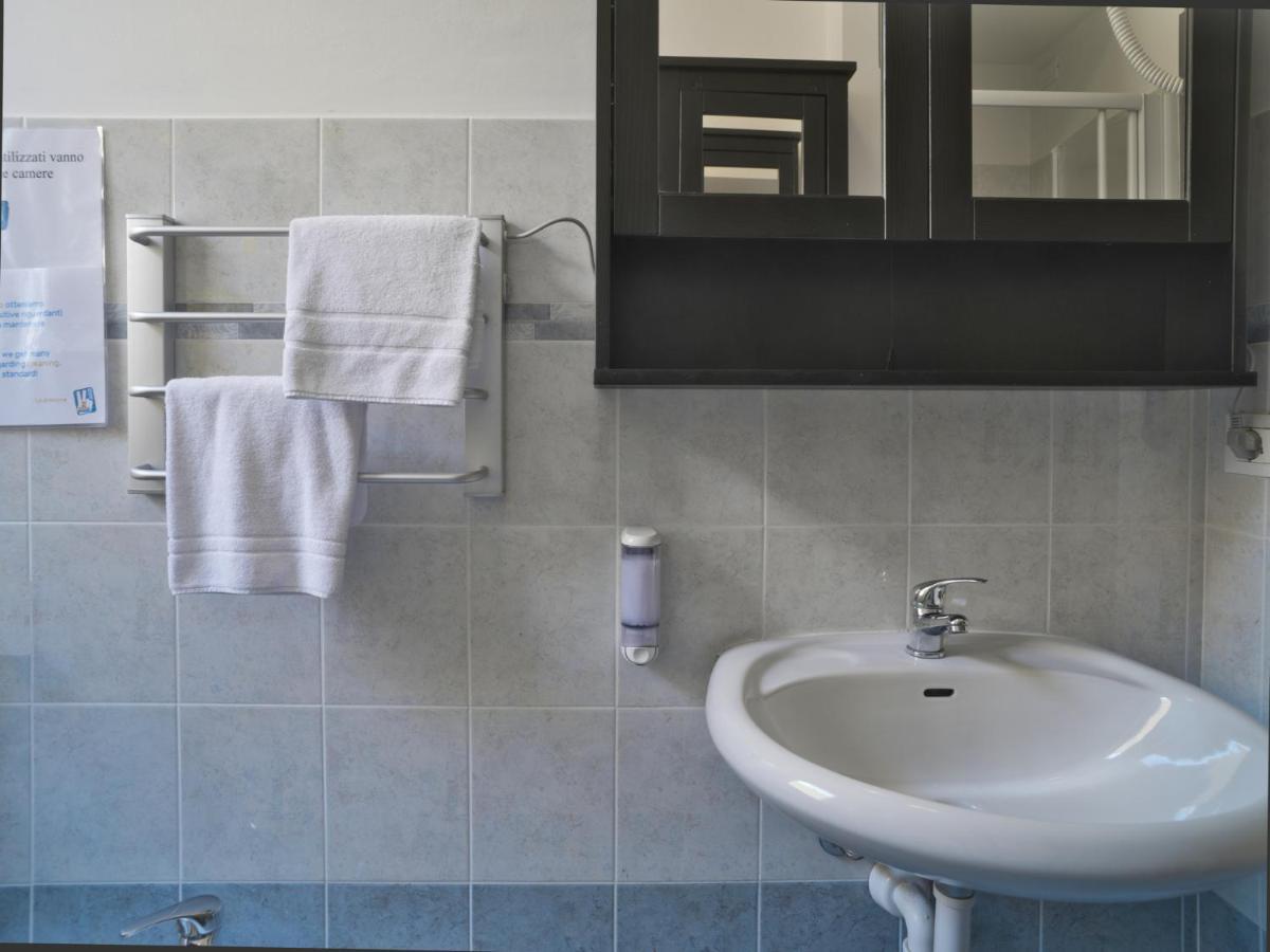 2 Passi Dal Mare Hotell Finale Ligure Exteriör bild
